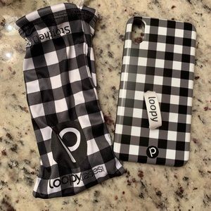 Loopy XS Max phone case in plaid.